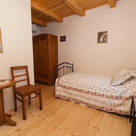 Oliva Bribir * Bribir (Primorje-Gorski Kotar)